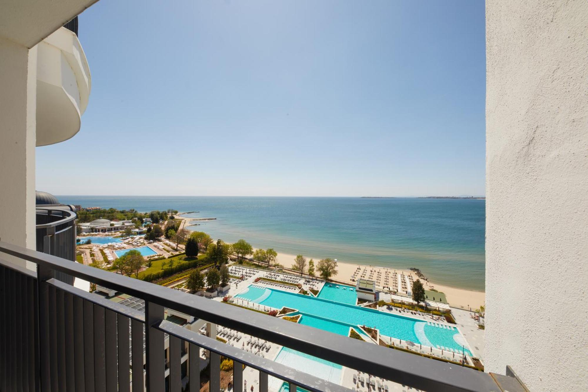 Secrets Sunny Beach Resort & Spa (Adults Only) Номер фото Baltic Sea view from the balcony of a hotel in Pärnu