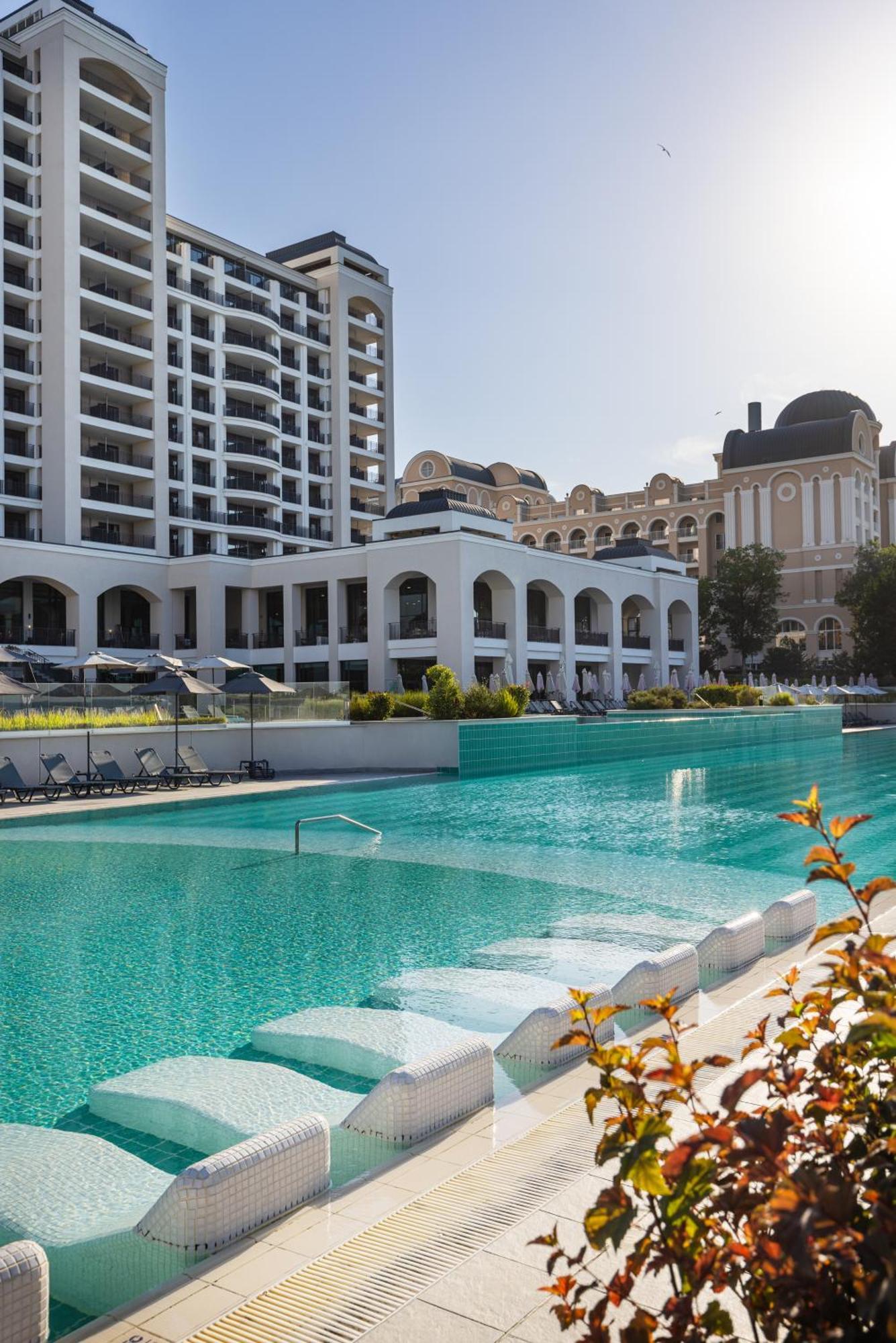 Secrets Sunny Beach Resort & Spa (Adults Only) Екстер'єр фото The hotel's pool
